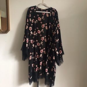 Honey Punch Floral Shear Robe